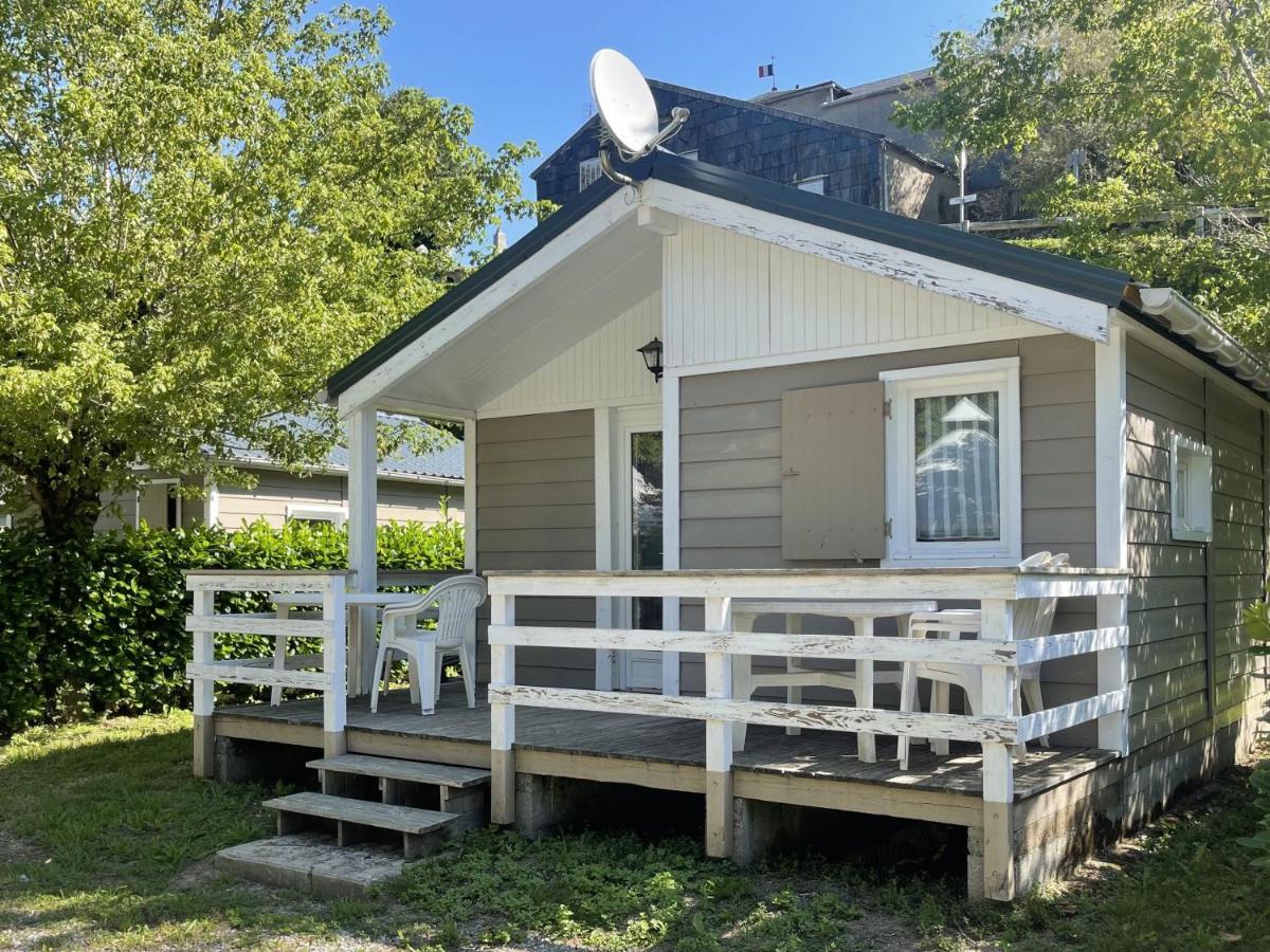 Camping Le Jardin - Chalets, Bungalows Et Emplacements Nus Pour Des Vacances Nature Le Long De La Riviere Le Gijou Lacaze Eksteriør billede