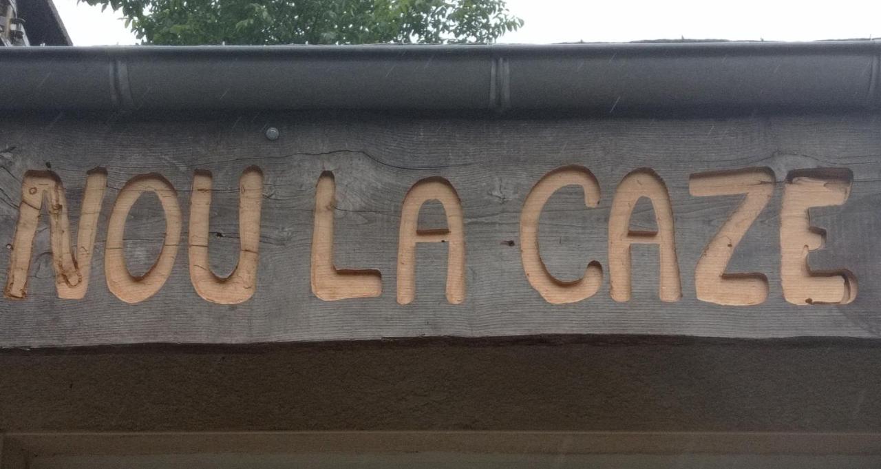 Camping Le Jardin - Chalets, Bungalows Et Emplacements Nus Pour Des Vacances Nature Le Long De La Riviere Le Gijou Lacaze Eksteriør billede